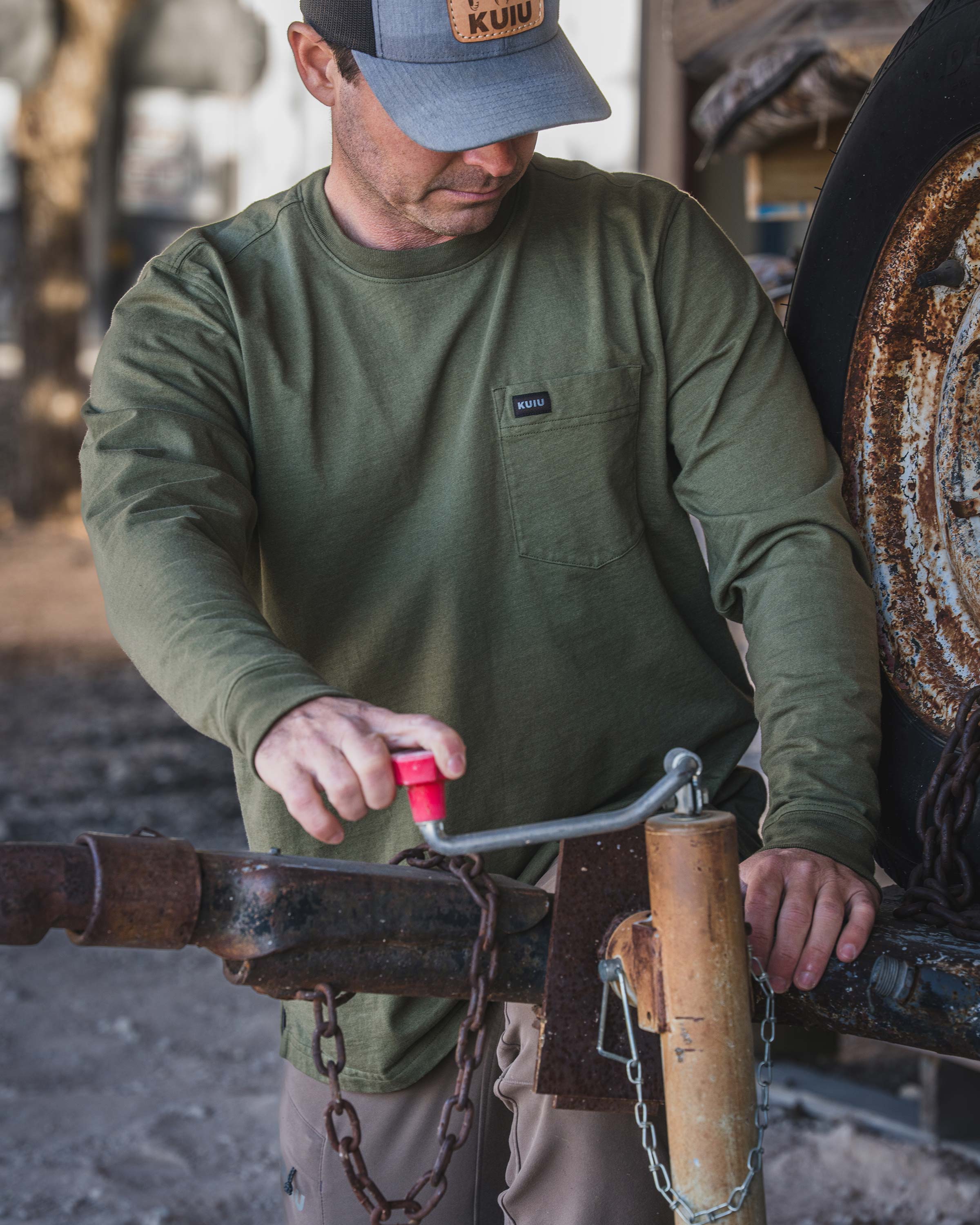 Workgrade LS Pocket Crew | Evergreen - Image 4